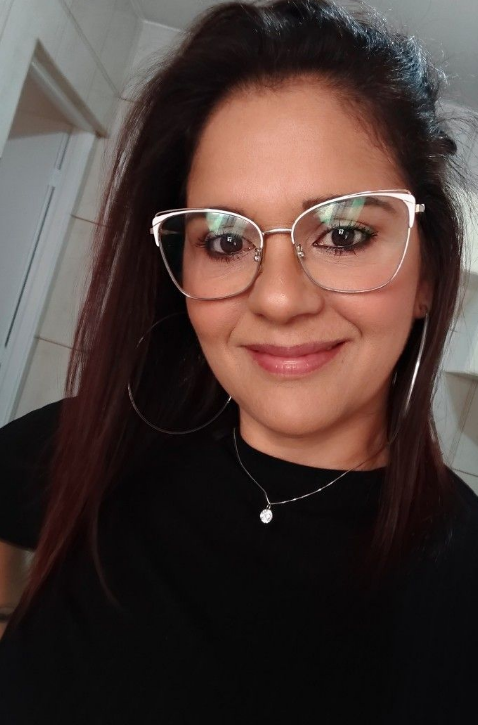 <em>Laura M</em>